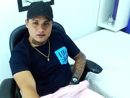 Most Recent Photo of _carlosx_