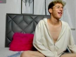 Most Recent Photo of adam_foxs