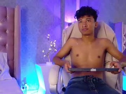 Most Recent Photo of adamfoxxx_