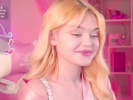 Most Recent Photo of adelecartier