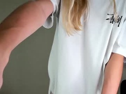 Most Recent Photo of adelelyv