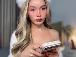 Most Recent Photo of adrianna_limaxx