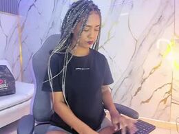 Most Recent Photo of agatha_foxy1