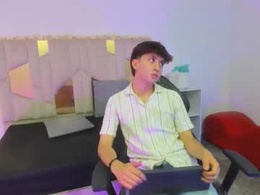 Most Recent Photo of aiden_tay