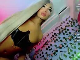 Most Recent Photo of aishasexy18_