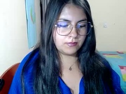 Most Recent Photo of alejandraa_33