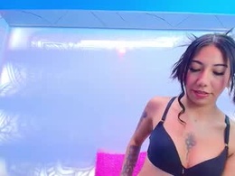 Most Recent Photo of alessia_clarky