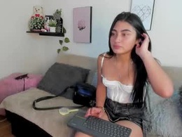 Most Recent Photo of alexaalove_1