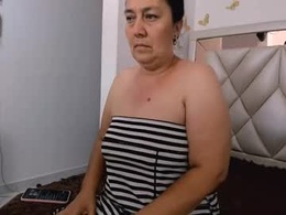 Most Recent Photo of alice__maturee