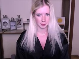Most Recent Photo of alicemeow_