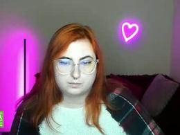 Most Recent Photo of aliciaaared_kis