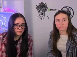 Most Recent Photo of amina_chilli