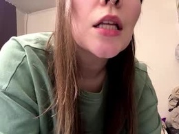 Most Recent Photo of amora_rage