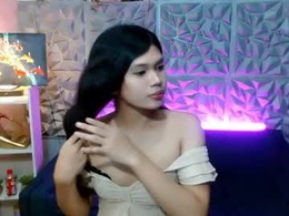 Most Recent Photo of amoura_hardcock