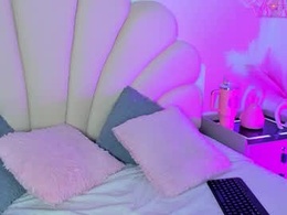 Most Recent Photo of angel_bloom1