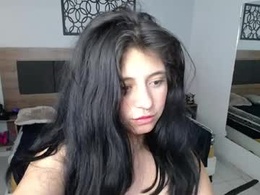 Most Recent Photo of annie__petite