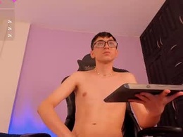 Most Recent Photo of apolokiing_