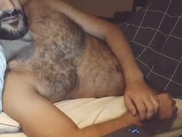 Most Recent Photo of arabhairy90