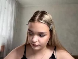 Most Recent Photo of ariamonroex
