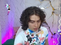 Most Recent Photo of ariell_tay