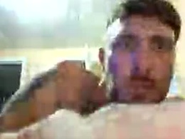 Most Recent Photo of arihard444