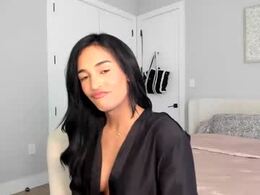 Most Recent Photo of ariia1_