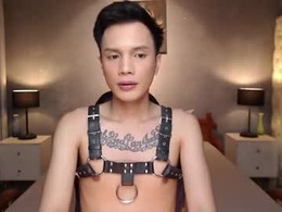 Most Recent Photo of asianguy_nextdoor