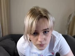 Most Recent Photo of avabloom_