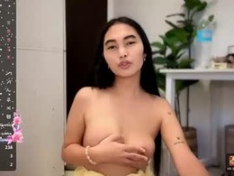 Most Recent Photo of avi_mariax