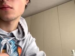 Most Recent Photo of babe_stfu