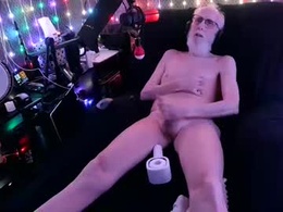 Most Recent Photo of banjoey48