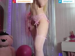 Most Recent Photo of bbygirlcami