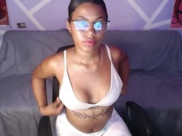 Most Recent Photo of black_scarlet_