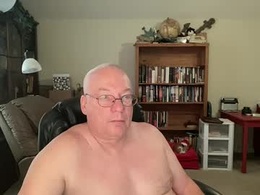 Most Recent Photo of bustyballs100