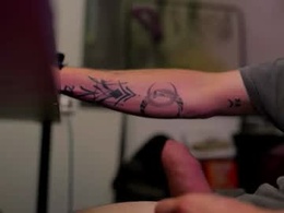 Most Recent Photo of c_r_e_s_s_y