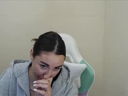 Most Recent Photo of cammila_horn