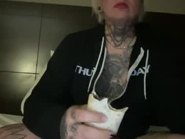 Most Recent Photo of candy_says_xxx