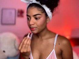 Most Recent Photo of carlymonroee_