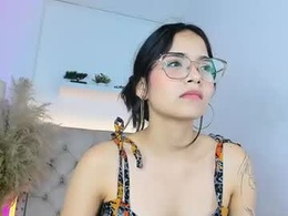 Most Recent Photo of carolinna_cute