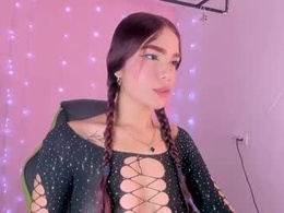 Most Recent Photo of charlotteee_02