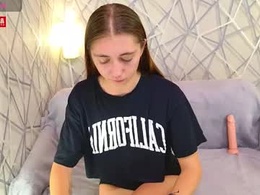 Most Recent Photo of charming_lia