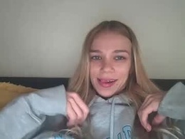Most Recent Photo of chloe_damian
