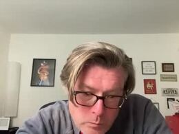 Most Recent Photo of colorgreenguy