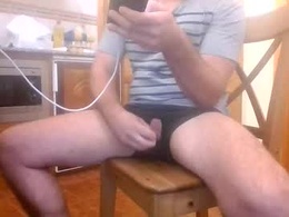 Most Recent Photo of crazyboy44412345