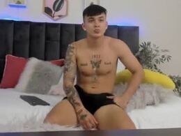 Most Recent Photo of cristopher_strong