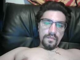 Most Recent Photo of curiouscamguy8