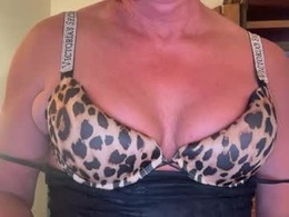 Most Recent Photo of curvyrobyn