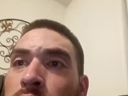 Most Recent Photo of daddyyhunglow