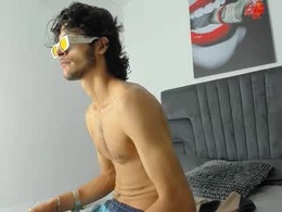 Most Recent Photo of damian_vadim