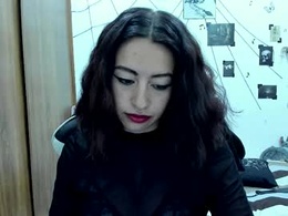 Most Recent Photo of darkkittenuwu